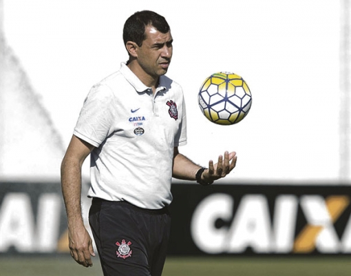 Fábio Carille durante partida do Corinthians contra o Santa Cruz