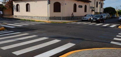 TRÂNSITO E CONSERVAÇÃO - Área central da cidade recebe reforço na sinalização de solo