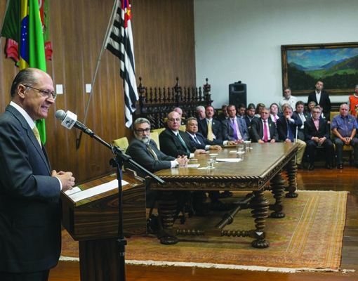 O governador Geraldo Alckmin durante anúncio de medidas que visam incentivar os investimentos nos setores sucroenergético e de alimentos. Foto: Edson Lopes Jr.
