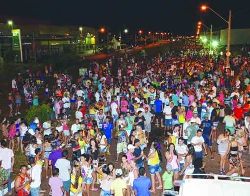 Com shows de bandas de estilos musicais variados, Carnaval 2015 deve reunir grande público, assim como no ano passado. Foto: Adilson Lopez