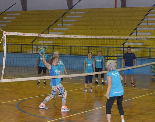 Alunas jogam Voleibol Adaptado no Ginásio de Esportes “Docão”, na última quarta-feira
