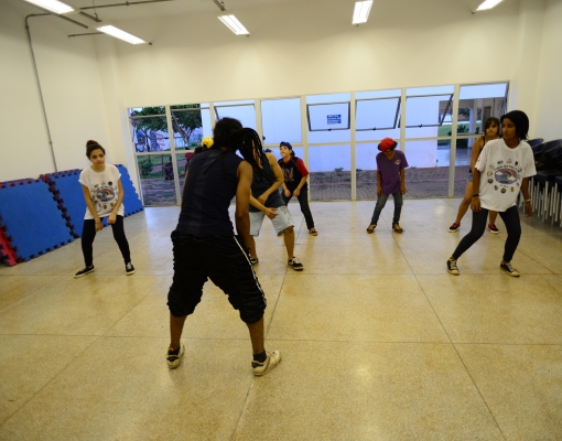 Aula de danças urbanas é uma das opções de atividades que serão oferecidas nos Polos Culturais de Sertãozinho e Cruz das Posses. Foto: Adilson Lopez