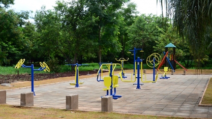 Incentivo à atividade física e ao lazer - Serviços para implantação de academia ao ar livre e playground, no Jardim Liberdade, entram em fase final