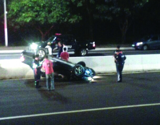 Motorista abandona carro após acidente na Vicinal Otávio Verri