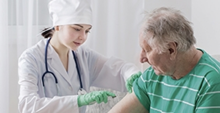 Sertãozinho antecipou vacinação para idosos com mais de 85 anos