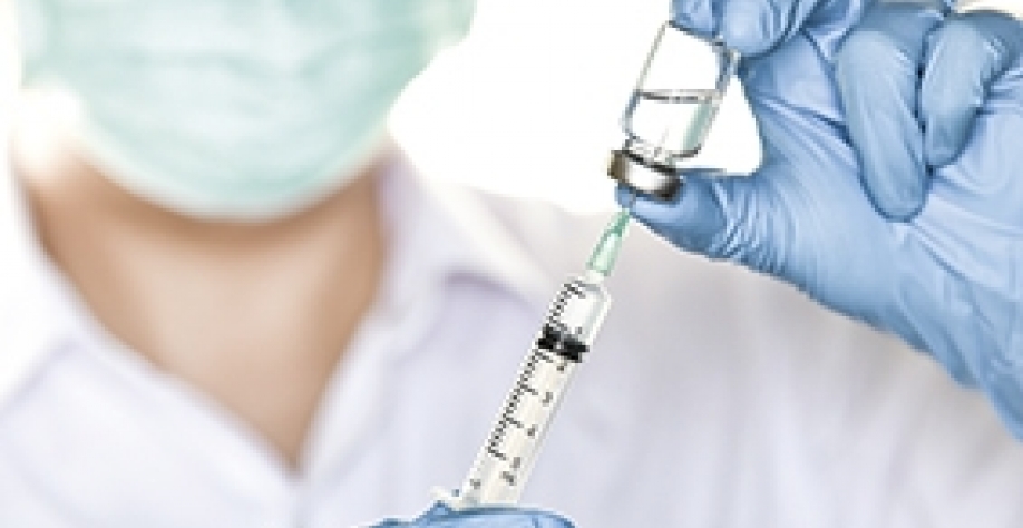 COVID-19: aplicação da 1ª dose da vacina em idosos de 77 a 79 anos foi retomada na última sexta-feira (12)