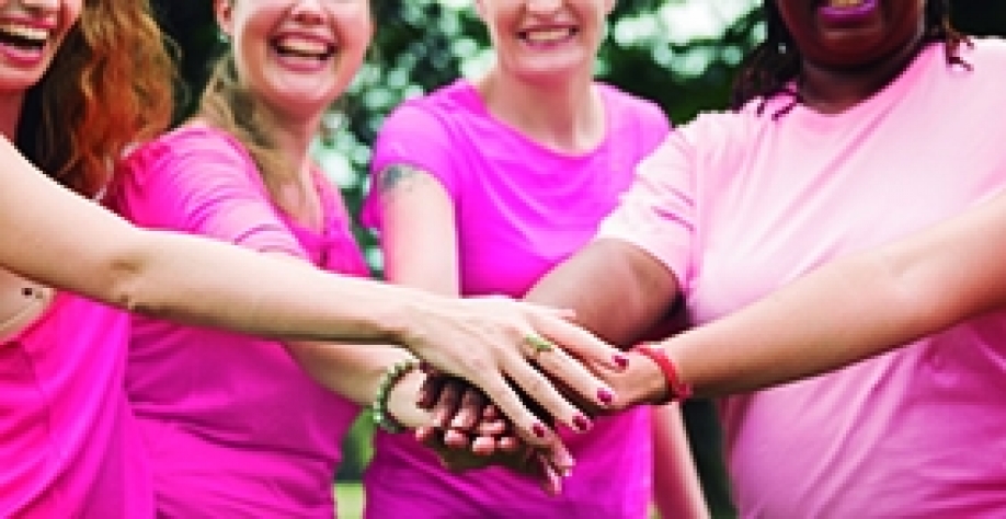 Outubro Rosa é o mês de  prevenção do câncer de mama