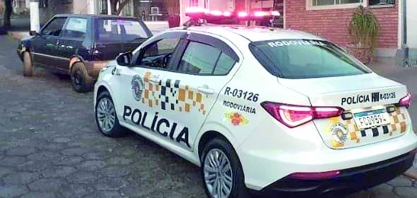 Policiamento Rodoviário recupera veículo e prende indivíduo em flagrante por furto 