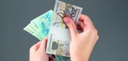SALÁRIO MAIOR DEPENDE DE DIPLOMA UNIVERSITÁRIO? 