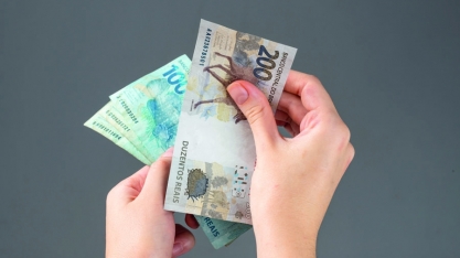 SALÁRIO MAIOR DEPENDE DE DIPLOMA UNIVERSITÁRIO? 