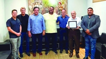 Presidente do Partido Progressista (PP) sertanezino presta homenagem a Toninho Tonielo