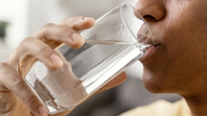 Beber água antes das refeições pode ajudar a perder até 5kg em 7 dias