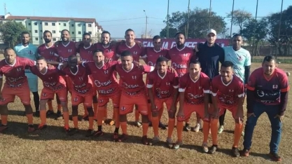 Campeonato Amador 1ª e 2ª Divisão Na 1ª divisão o Família Gomes goleia o Vila União em um grande jogo