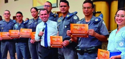 Policiais militares da Força Tática do 43º BPM/I,  prenderam em flagrante um homem procurado pela justiça
