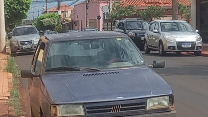 Perseguição a veículo furtado termina com três detidos