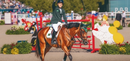 Profissionais do hipismo se reúnem em evento com cavaleiro olímpico