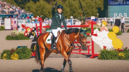 Profissionais do hipismo se reúnem em evento com cavaleiro olímpico