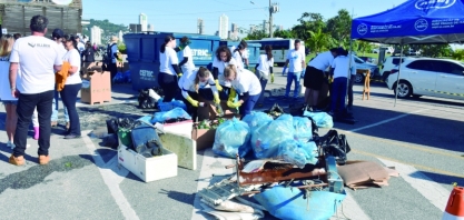 Ação ambiental mobiliza voluntários e retira 8,5 toneladas de lixo em Santa Catarina