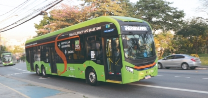 Cidade de São Paulo acelera transição e frota de ônibus elétricos cresce mais de 70% em 2025