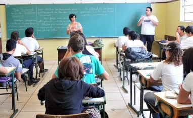 Escolas públicas de SP estão com 75 vagas para psicólogos; rede já conta com 600 profissionais atuando