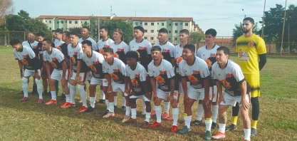 Na 2º Divisão, o XV de Novembro vence e sege líder da competição