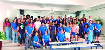 Voluntariado corporativo, impulso, acesso gratuito ao inglês para jovens de escolas públicas e bolsistas