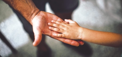 Licença de paternidade é valorizada por homens, mas pouco acessada por medo e desinformação