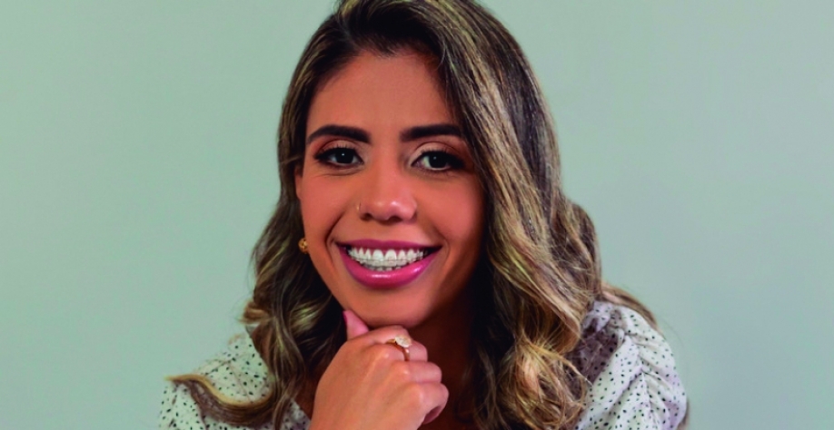 Psicóloga brasileira lança proposta para padronizar prevenção em saúde mental não clínica nos EUA