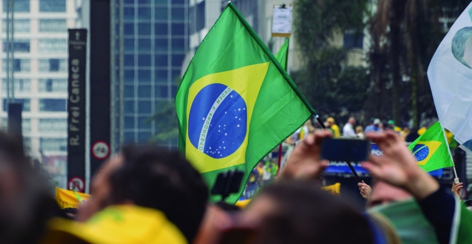 Do Terror revolucionário à judicialização da política: lições da História para o Brasil de hoje