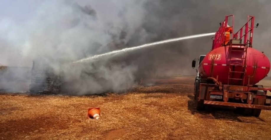Incêndio é contido na Fazenda Sertãozinho em Morro Agudo