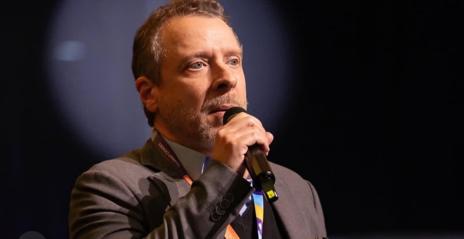 Traição: a política no divã