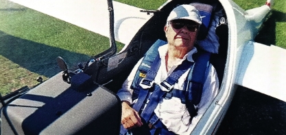 Sobrinho-neto de Santos Dumont mantém vivo o legado da aviação no Brasil