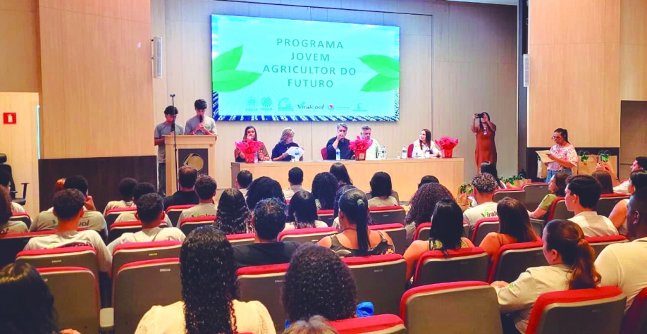 Formatura celebra a trajetória de 22 jovens no programa Jovem Agricultor do Futuro em Sertãozinho
