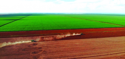 BrasilAgro alcança 90% da frota agrícola conectada e amplia controle das operações com centro digital integrado