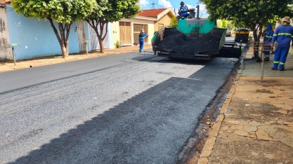 Prefeitura avança com plano de recuperação asfáltica e inicia novo recapeamento