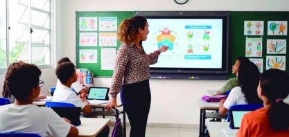 Inclusão escolar: esforço individual ou estratégia institucional apoiada por tecnologia?