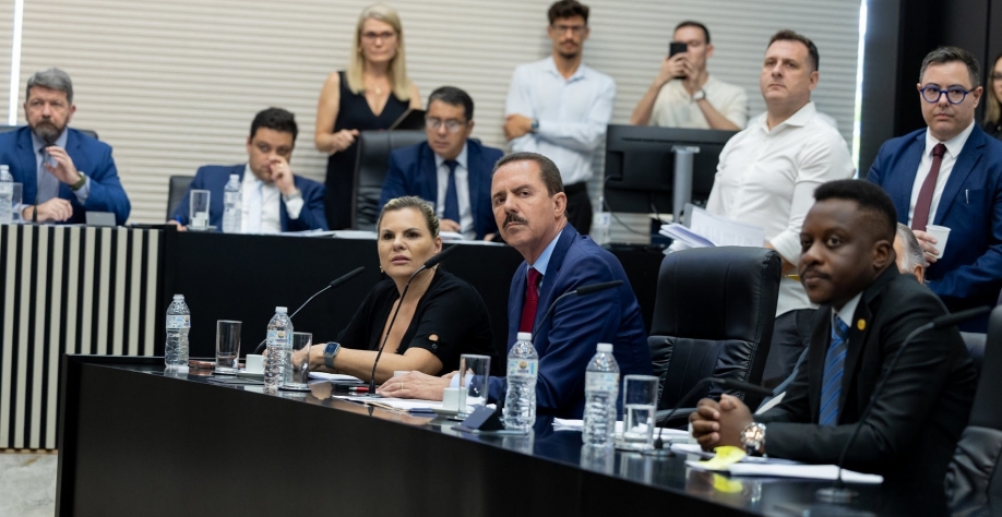 Transporte por viatura policial para mulheres vítimas de violência até a residência avança na Alesp