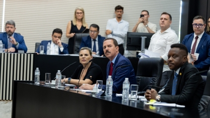 Transporte por viatura policial para mulheres vítimas de violência até a residência avança na Alesp