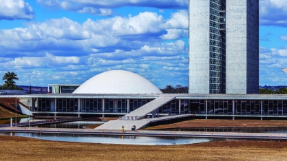 A esmola que sustenta a ditadura