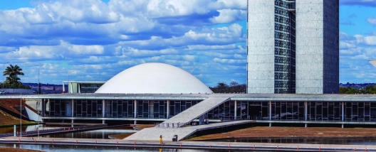 A esmola que sustenta a ditadura