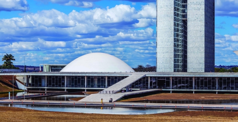 A esmola que sustenta a ditadura