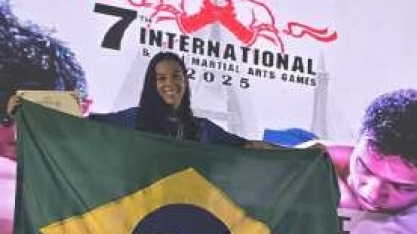 Sertanezina Larissa Silva é campeã de muay thai do ITMA WMO World Championships