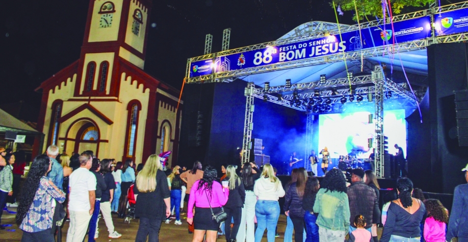 Cruz das Posses mantém viva a tradição e convida população para a festa em louvor ao Senhor Bom Jesus
