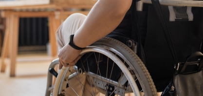 Mês do Orgulho PCD: a urgência de passarmos da caridade para o direito