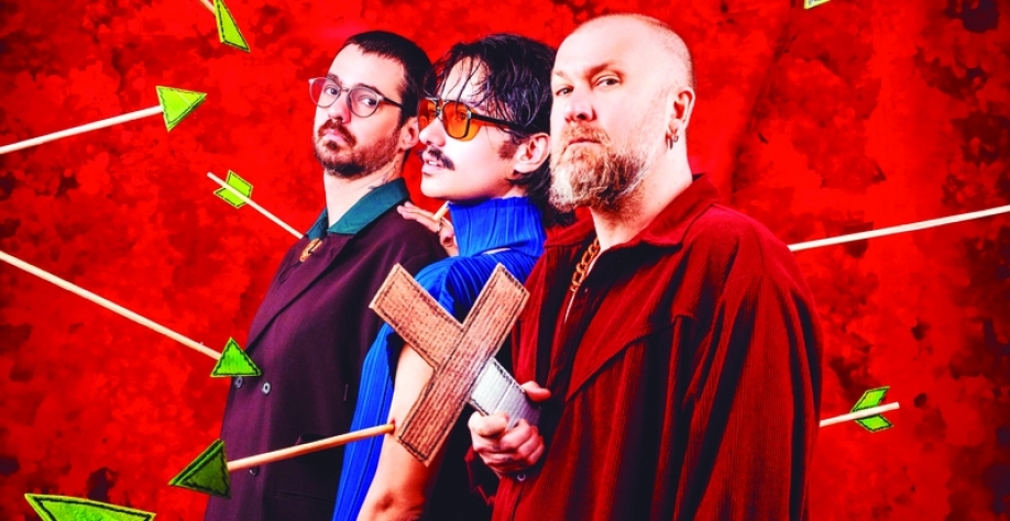 Os Amantes retornam após dois anos com o álbum inédito 