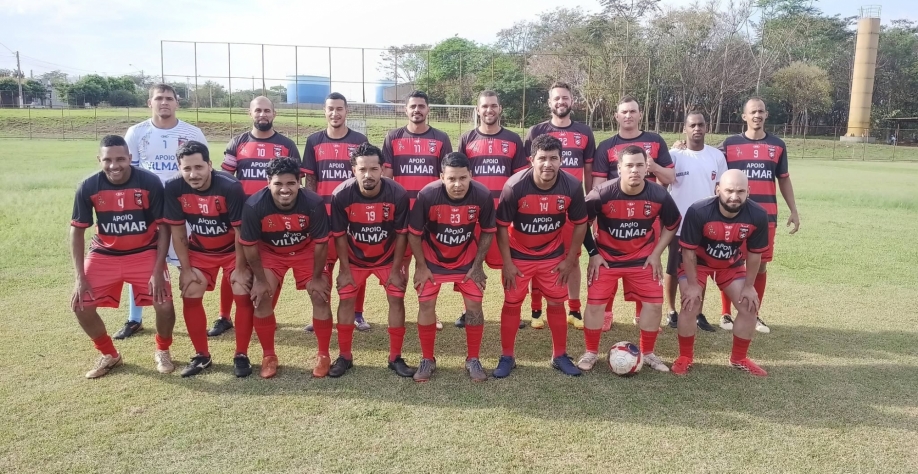 A forte equipe do Jardim Bandeirantes (Amador 3ª Divisão) vence e se garante na fase semifinal