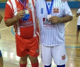 Ilson Pereira feliz com a medalha de campeão 