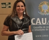 A arquiteta e professora Adriana Bighetti, diretora de comunicação da AEAARP, acaba de tomar posse como conselheira do CAU-SP. Sucesso, pois competência você tem de sobra!